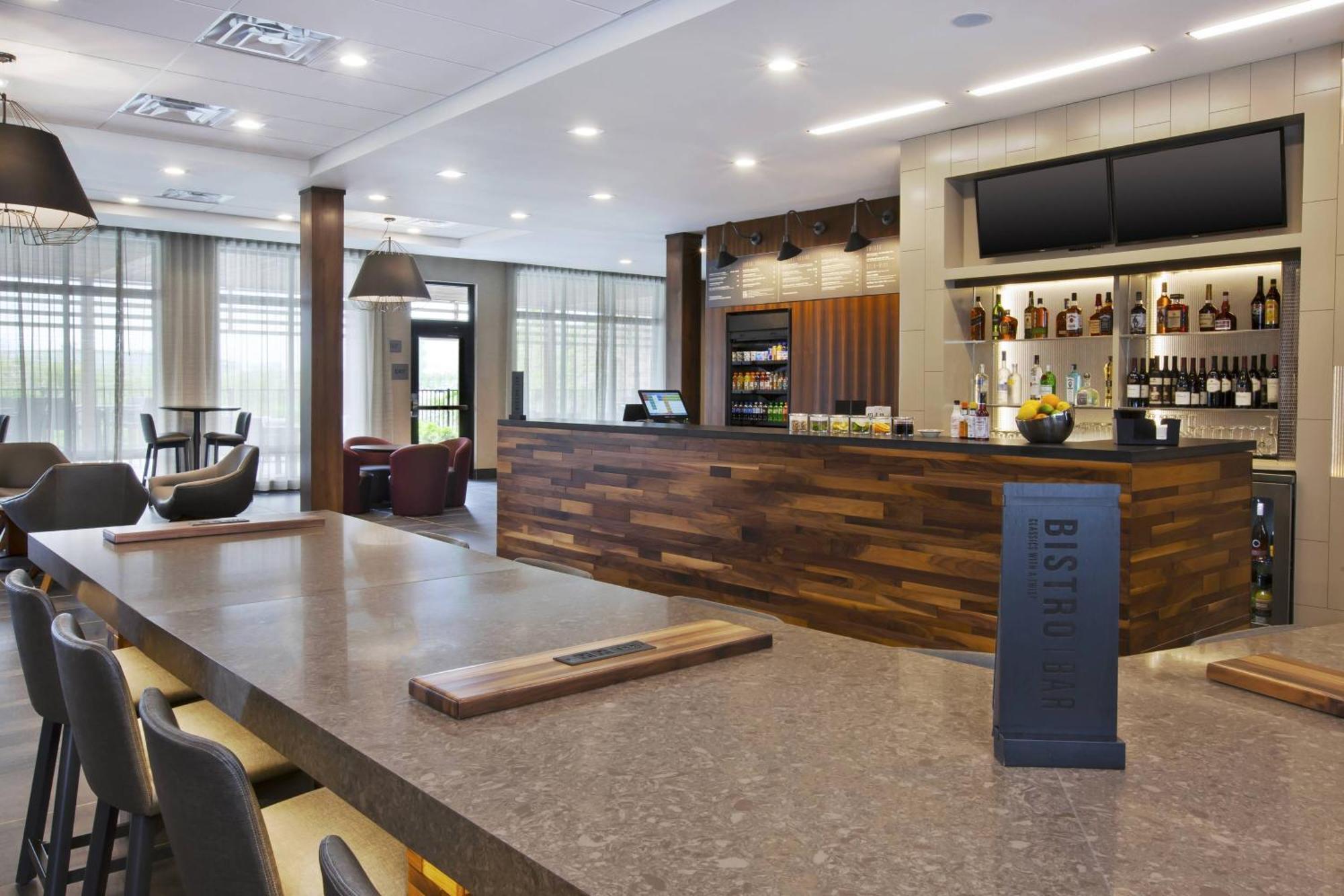Отель Courtyard By Marriott St. Joseph-Бентон-Харбор Экстерьер фото